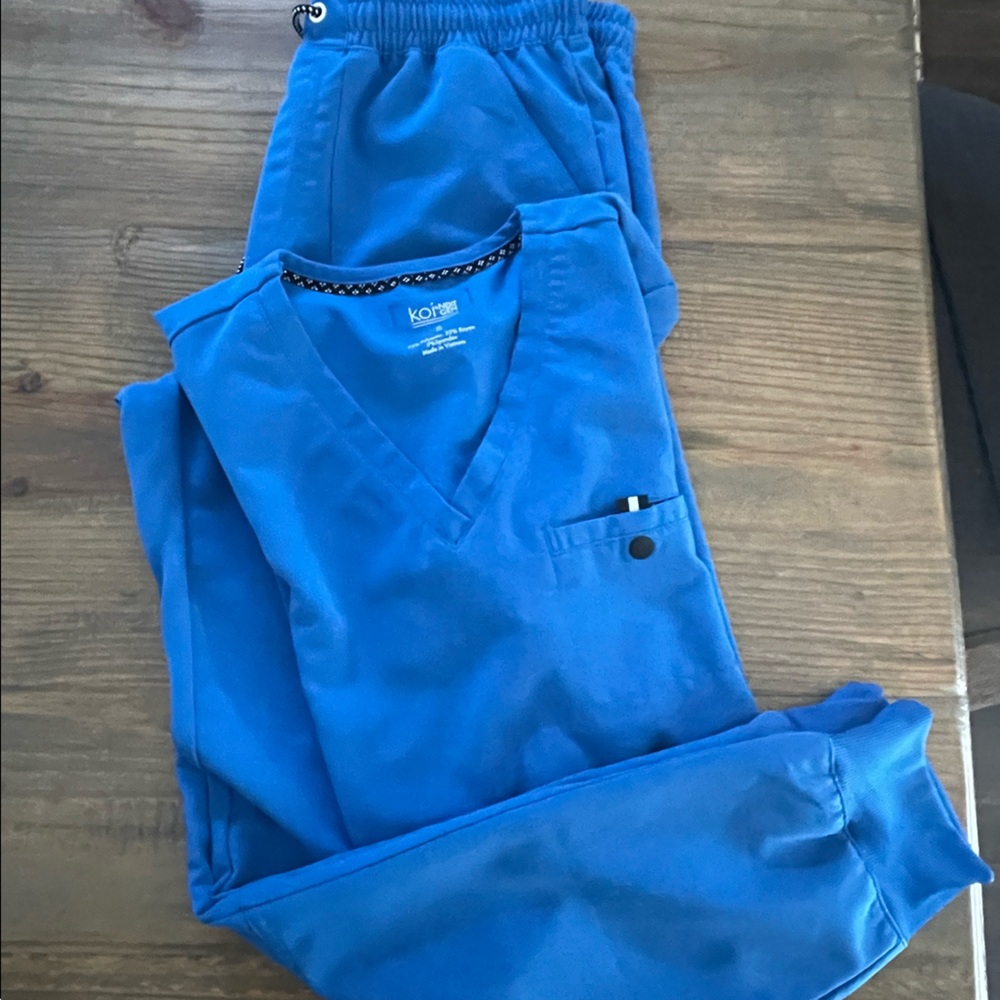 Koi scrubs